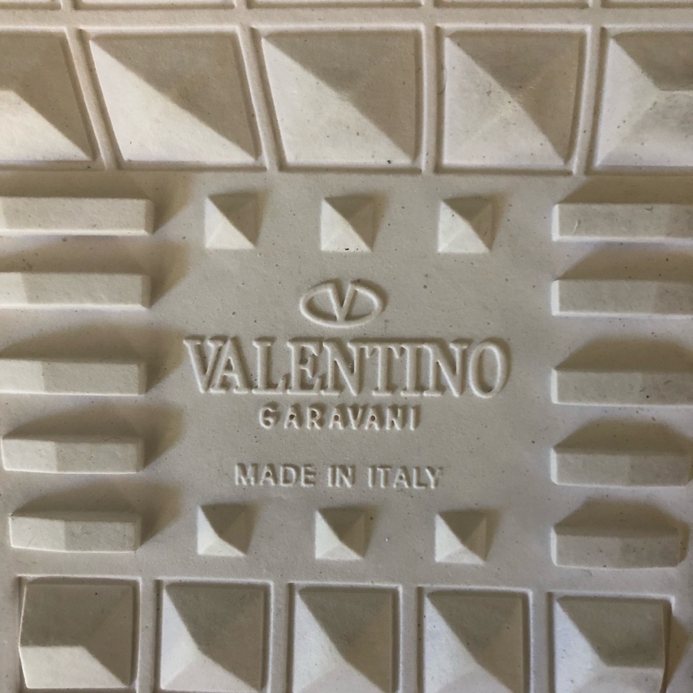 Valentino Rockstud Untitled “11” sneaker Like New, Eur 37 - Picture 9 of 12